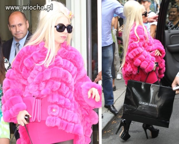 GaGa w lato w różowym futrze!