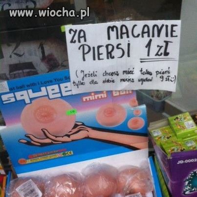 To, aż taka frajda pomacać sobie gumowe cycki?