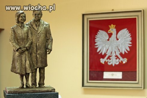  projekt pomnika państwa Kaczyńskich