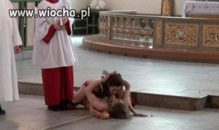 "Kochajmy się"...tak na kazaniu ksiądz powiedział.
