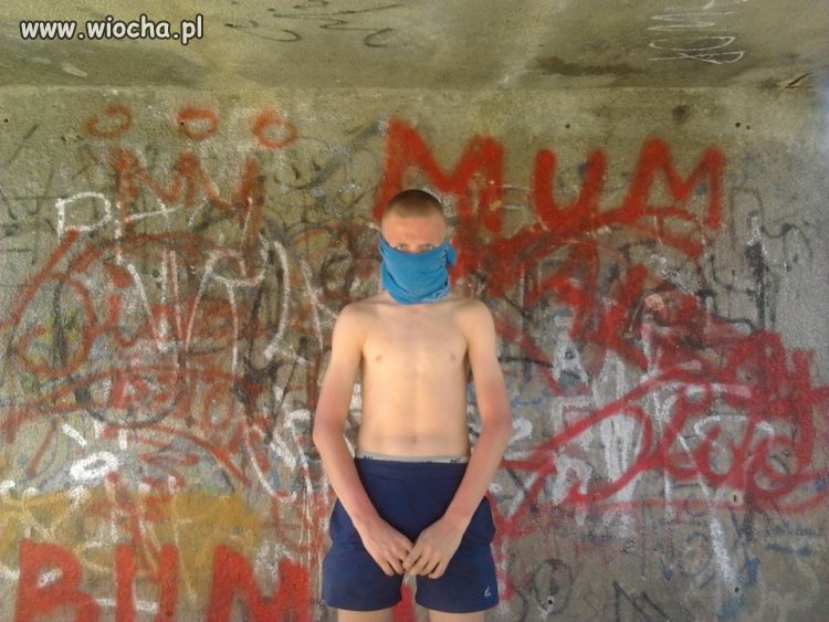 Patrzcie, jestem taki groźny (13 lat)