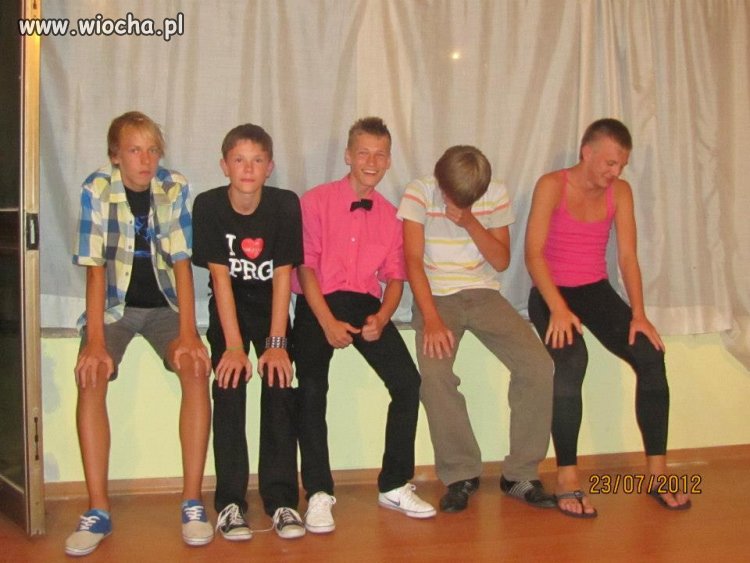 Różowe koszule leginsy.