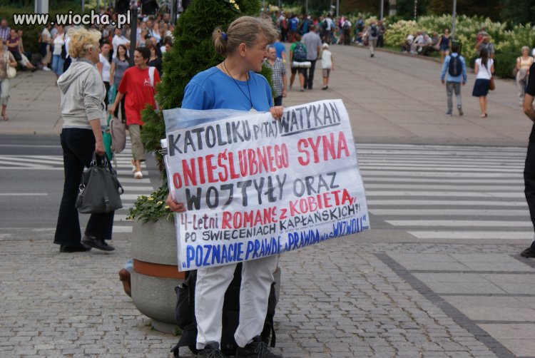 Wiochą jest pisanie czegoś takiego o Papieżu