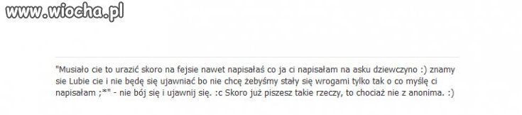 Hejtuje, ale nagle oświadcza, że jest 