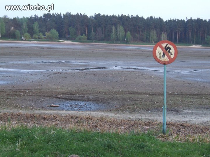 Pierw zabronili skakać...