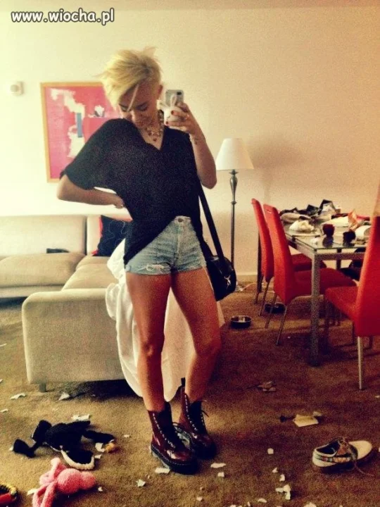Miley cyrus przykład nastolatek