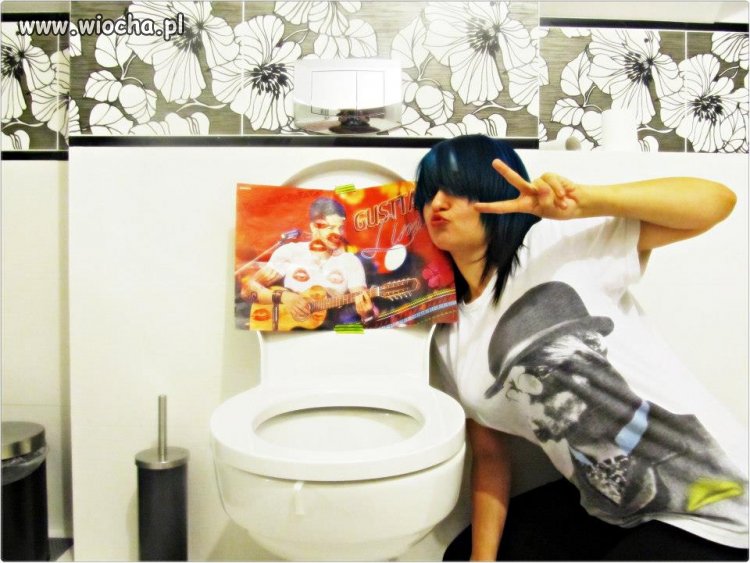 Gusttavo Lima nad wc 
