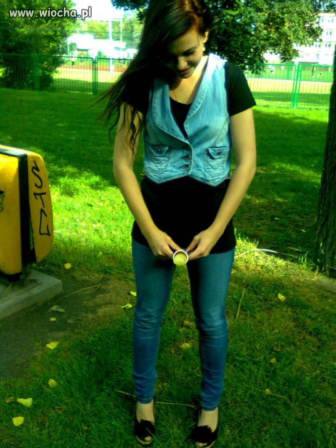Ciekawe gdzie jeszcze wsadzi sobie tego loda