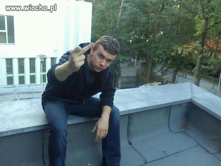 Pokazujesz środkowy palec na zdjęciu