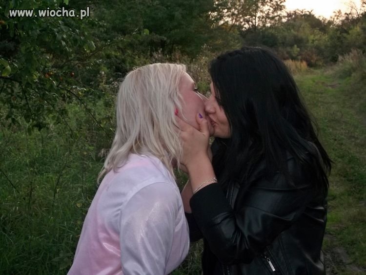 I opis : Gorący pocałunek z moją psychopatką ...