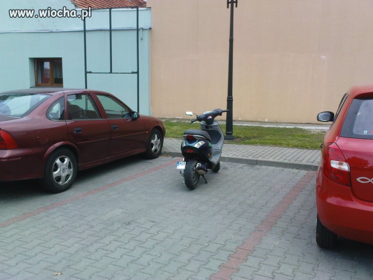 To jest piździk (czyt:motorower) NIE HARLEY!