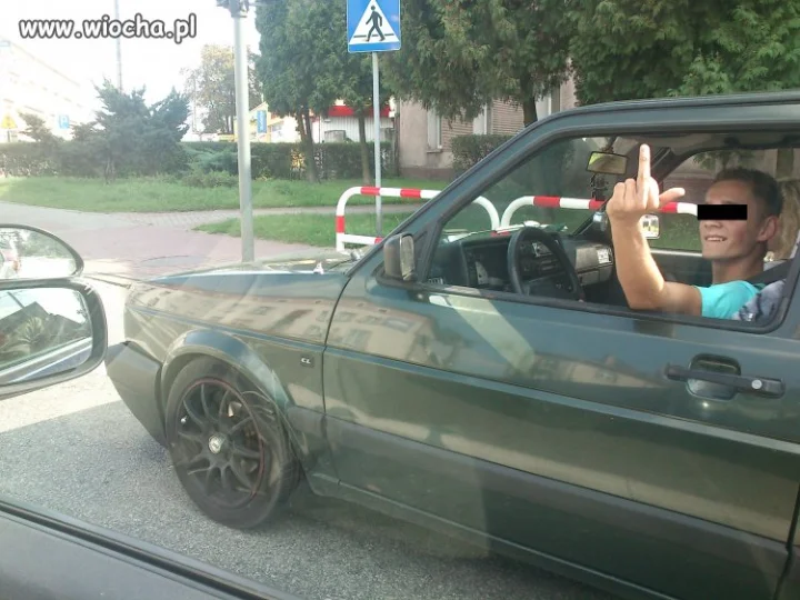Wiocha i chamstwo drogowe 