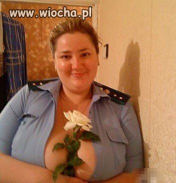 Pani policjantka w akcji. 