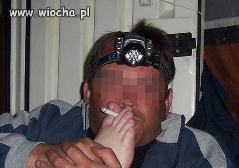 Bo po co używać rąk...