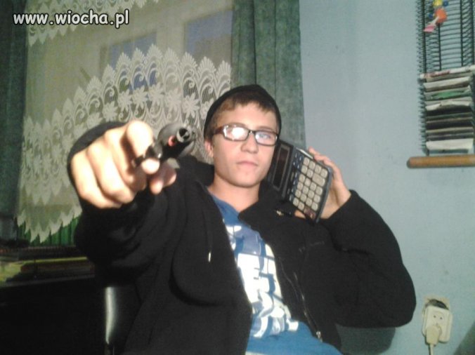 Uwaga! Mam broń i ..