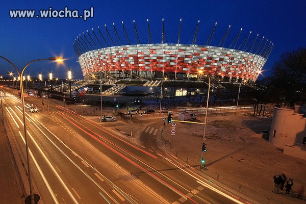 Jak można wybudować stadion którego dachu...