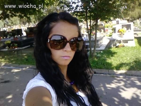 Nie ma to jak Sweet focia na cmantarzu