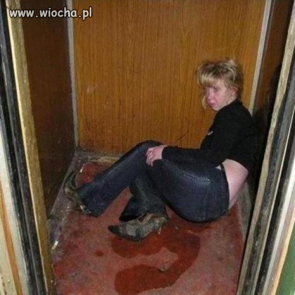 Gwiazda w windzie ...troszkę się sponiewierała...