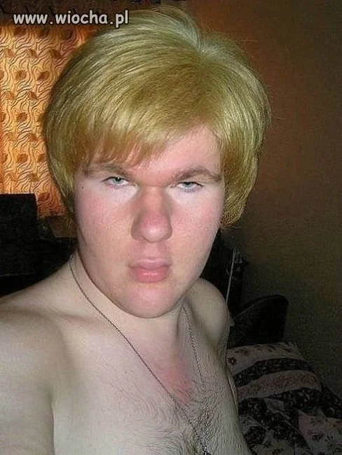 Blondyn z dzióbkiem