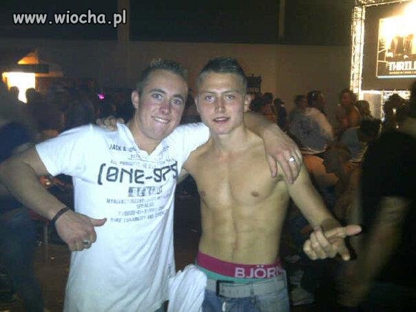 Nie ma to jak chwalić się swoim ciałem...