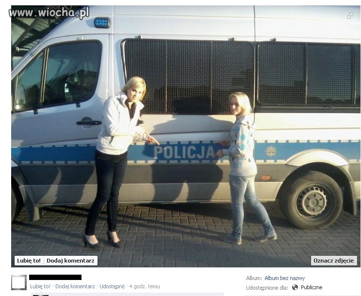 Nie ma to jak zrobić sobie zdjęcie przy radiowozie