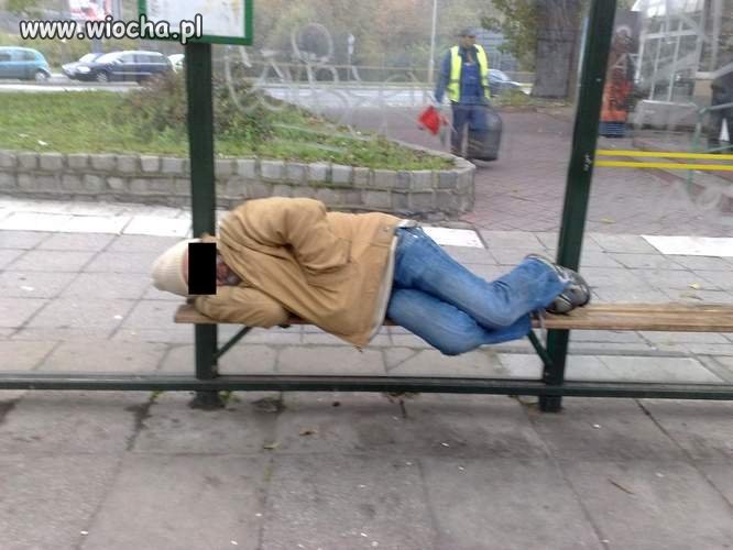 Pasażer stoi