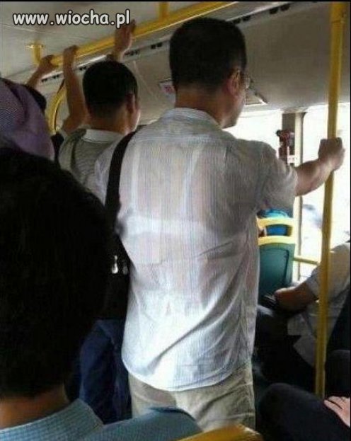 Zdjęcie mężczyzny zrobione w tramwaju...