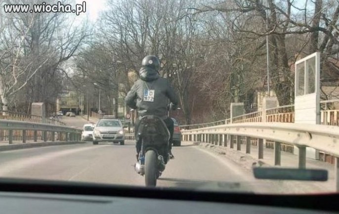 Po co będę przykręcać tablice 