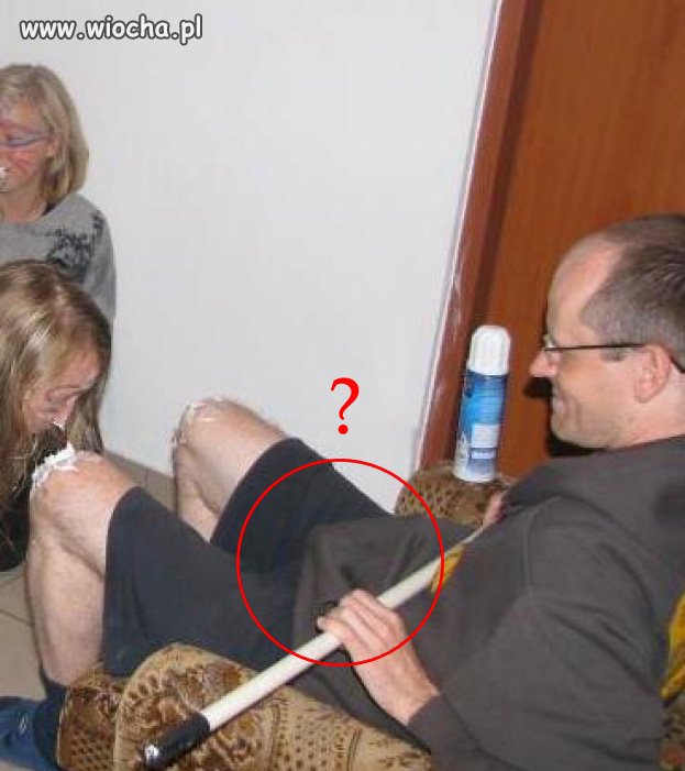 Coś się księdzu koci w gaciach