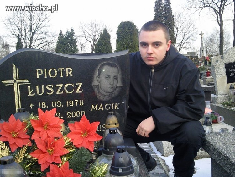 Nie ma to jak zdjęcie przy grobie Magika. 