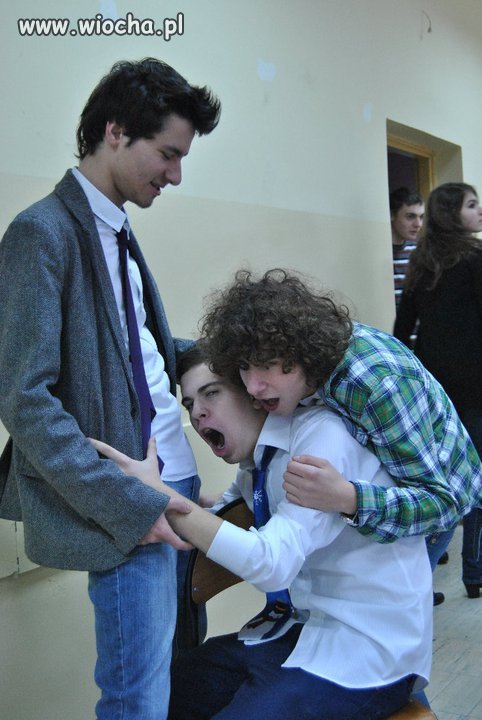 Dramat...