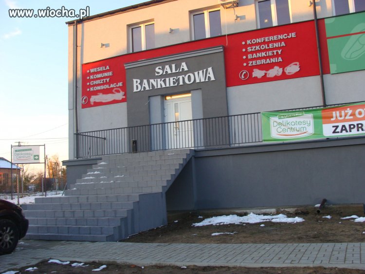 Sala bankietowa we wsi Kiernozia