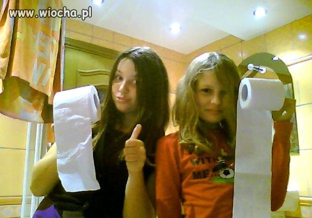 Sweet focie z papierem toaletowym.