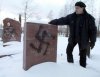 Wandale namalowali na 50-ciu grobach swastyki!