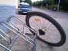Zostawić rower pod biedronką ..