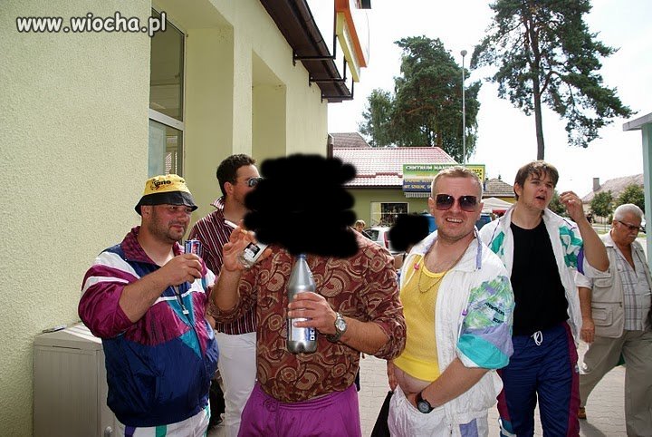 Ten pan lubi sobie pogrzebać w gaciach