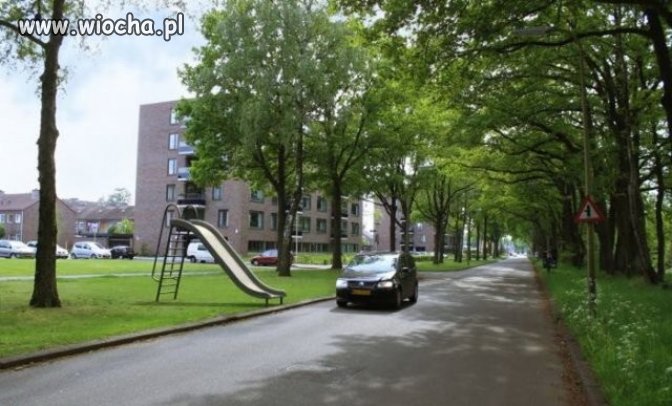 Osiedlowy plac zabaw