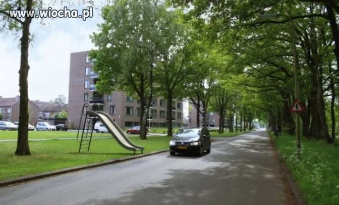Osiedlowy plac zabaw