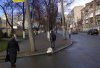 Albo wyprowadza na spacer, albo mu się nie chce nieść