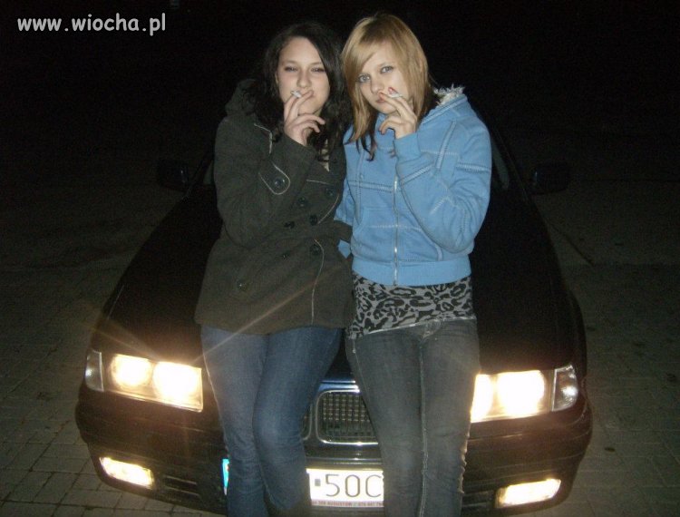 Auto, szlug- pełen szpan.