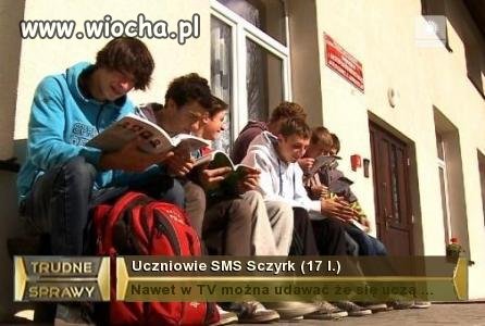 Udają, że się uczą chore.