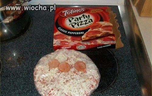 3 kawałki salami.