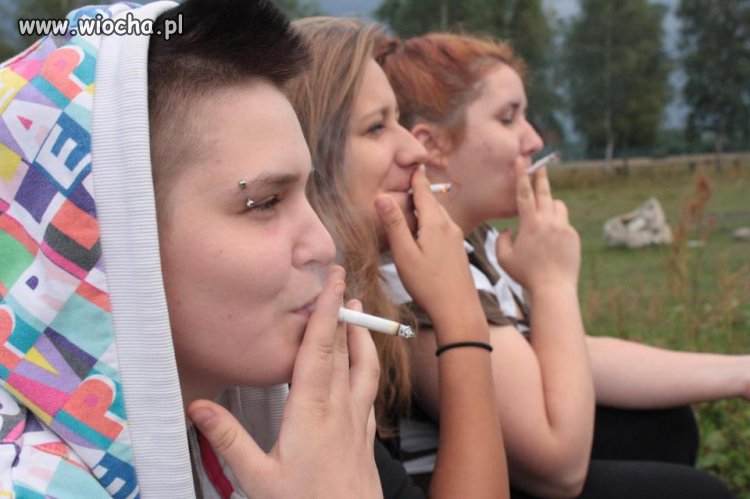 Z serii "Mamy po 15 lat i lansujemy się na szlugi"