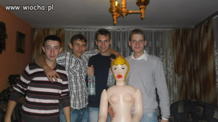 Wódka jest, lalka jest