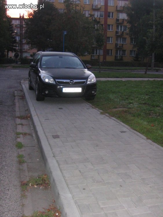 Bo miałbym o 10 m dalej do domu, a piesi niech...3