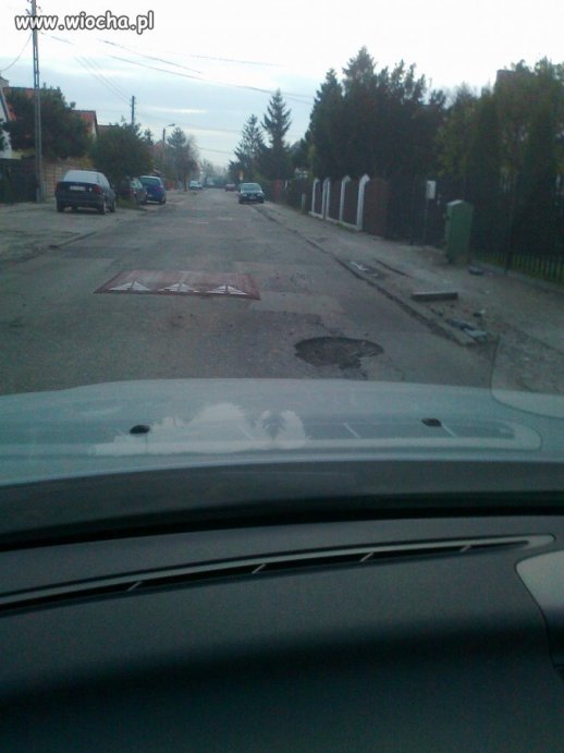 Nowy próg zwalniający... zamontowany tydzień temu
