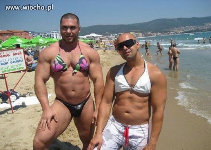 Dwie "lalunie" na plaży...