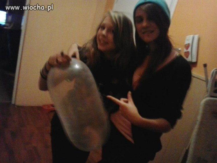 Lans na nadmuchaną prezerwatywę.
