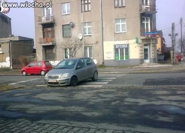 NO I JAK MAMY PRZECHODZIĆ NA PASACH???