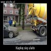 Pchnął większego od siebie 
